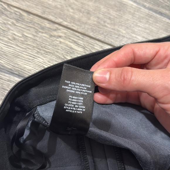 • Aritzia Babaton • Women’s Caspian Pant Vegan Leather Pants Black 8 - Picture 5 of 5